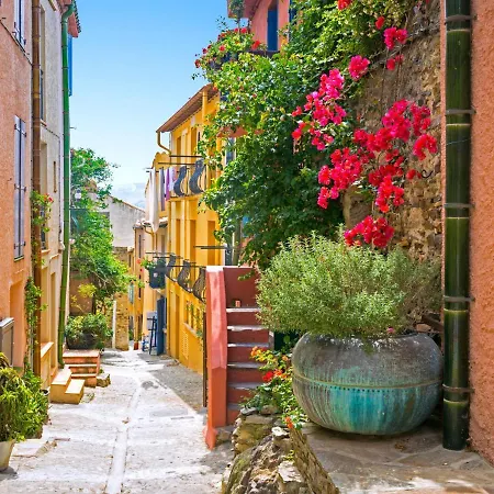 Les Roches Bleues.5 *